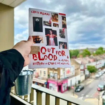 Out for Blood – El libro que ahonda en el musical de Carrie