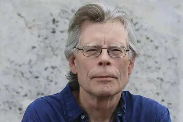 Stephen King revela por qué casi descartó su última novela… y por qué su perro podría sobrevivirlo