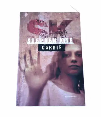 Carrie — Stephen King