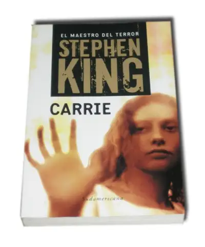Carrie — Stephen King