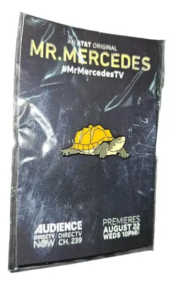 Mr Mercedes TV Serie - pin promocional oficial — Stephen King