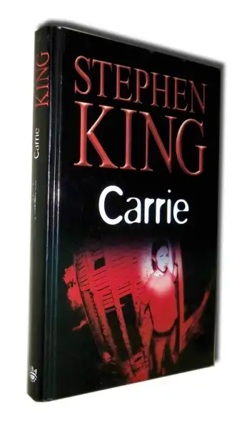 Carrie — Stephen King