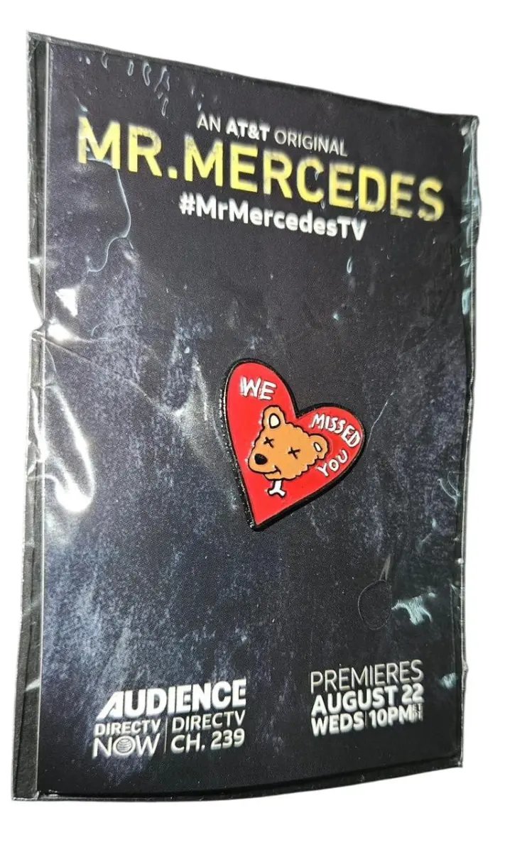 Mr Mercedes TV Serie - pin promocional oficial — Stephen King - 1